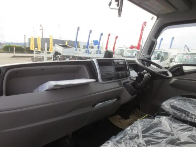 三菱 キャンター 2RG-FEB50(2WD)の写真15