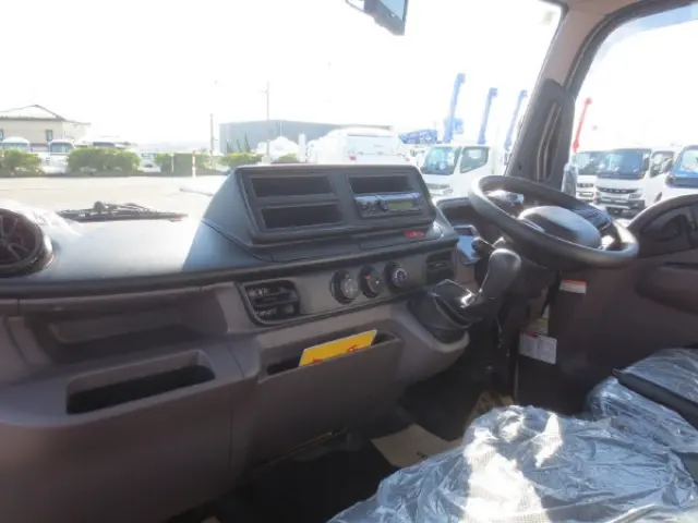 三菱 キャンター 2RG-FBA60(2WD)の写真15