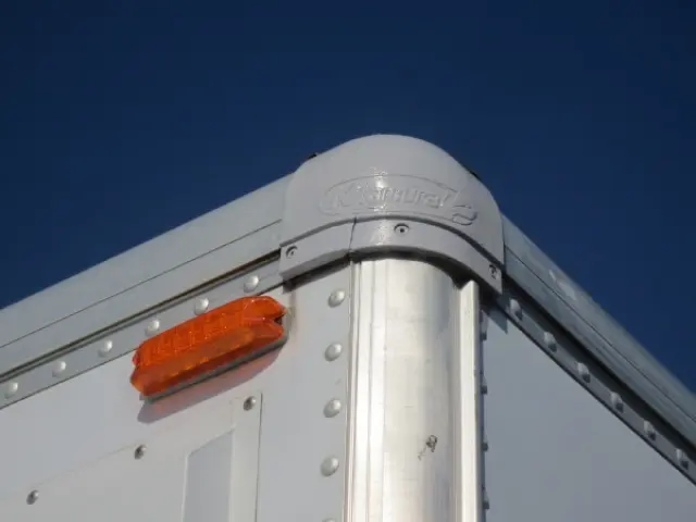 いすゞ エルフ BKG-NPR85AN(2WD)の写真20