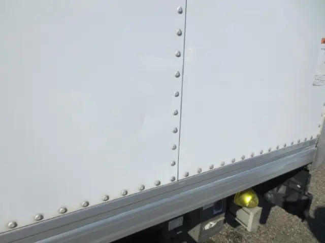 いすゞ エルフ BKG-NPR85AN(2WD)の写真23