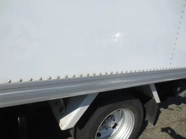 いすゞ エルフ BKG-NPR85AN(2WD)の写真24