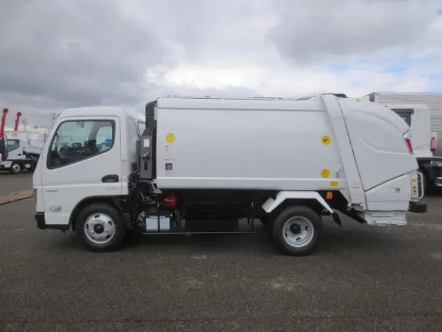 三菱 キャンター 2RG-FEAV0(2WD)の写真9