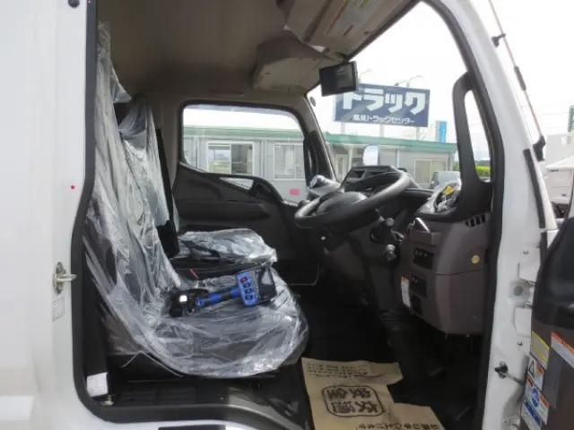 三菱 キャンター 2PG-FEB80(2WD)の写真14