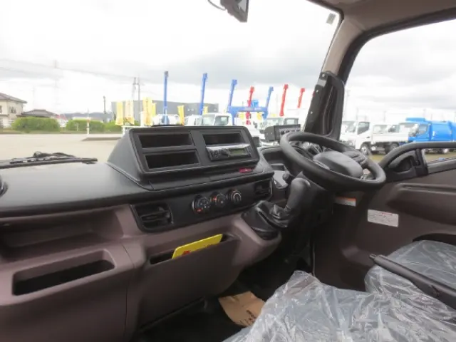 三菱 キャンター 2RG-FEAV0(2WD)の写真21