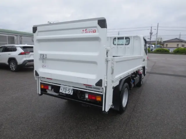 三菱 キャンター 2RG-FBAV0(2WD)の写真4