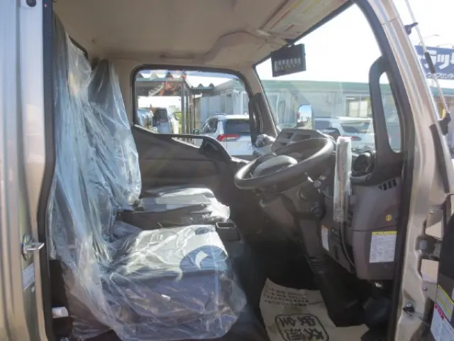 三菱 キャンター 2RG-FBA60(2WD)の写真14