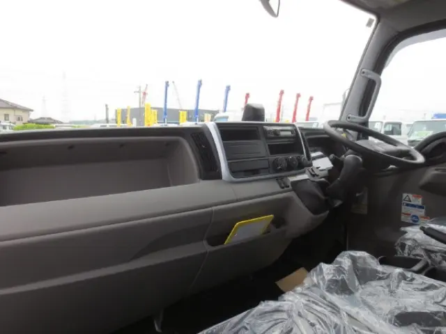 三菱 キャンター 2PG-FEB90(2WD)の写真16