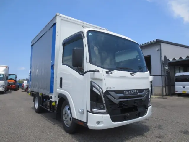 いすゞ エルフ 2TG-NMR88AM(2WD)の写真2