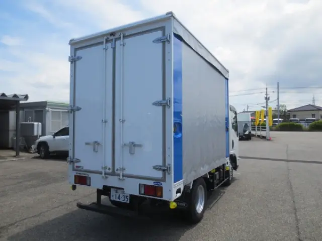 いすゞ エルフ 2TG-NMR88AM(2WD)の写真4