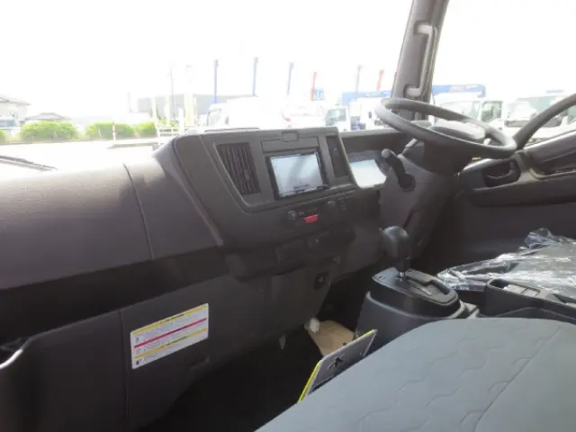 いすゞ エルフ 2TG-NMR88AM(2WD)の写真15