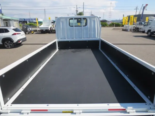三菱 キャンター 2RG-FBA20(2WD)の写真10