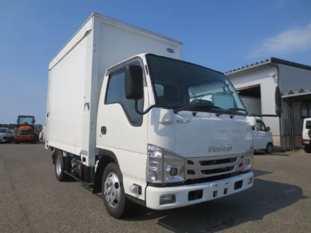 いすゞ エルフ 2RG-NHR88AN(2WD)の写真2