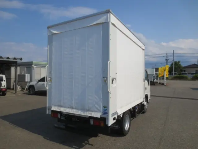 いすゞ エルフ 2RG-NHR88AN(2WD)の写真4