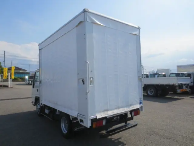 いすゞ エルフ 2RG-NHR88AN(2WD)の写真5