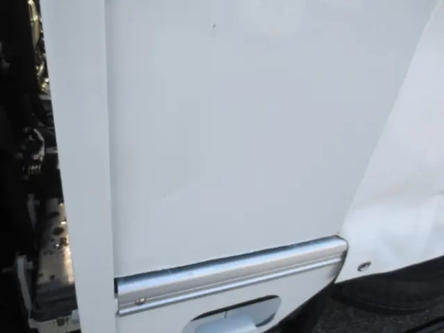 いすゞ エルフ 2RG-NHR88AN(2WD)の写真18