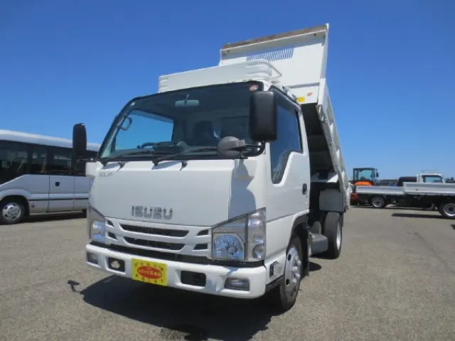 いすゞ エルフ 2RG-NKR88AD(2WD)の写真1