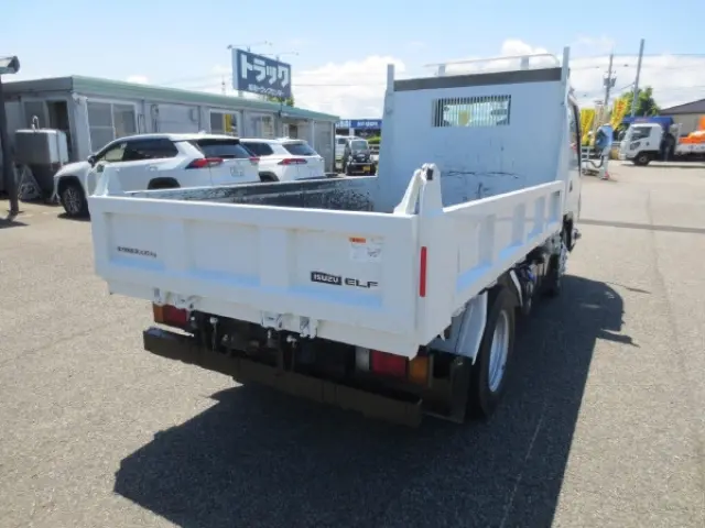いすゞ エルフ 2RG-NKR88AD(2WD)の写真4