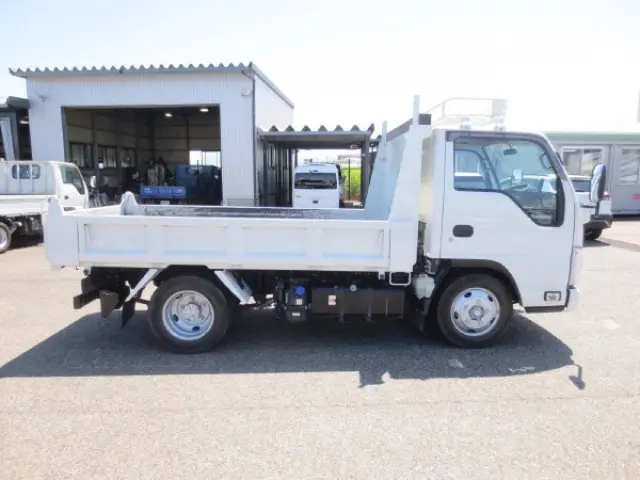 いすゞ エルフ 2RG-NKR88AD(2WD)の写真8