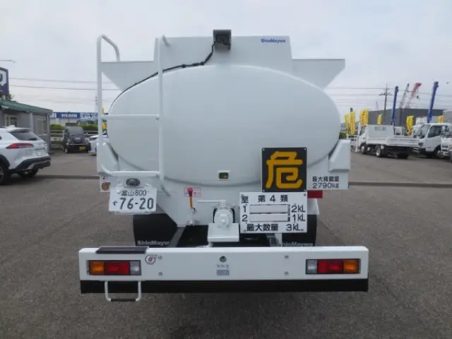 三菱 キャンター 2RG-FEAV0(2WD)の写真7