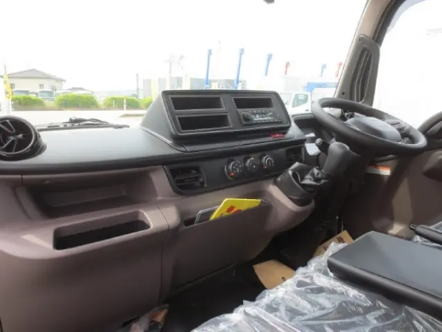 三菱 キャンター 2RG-FEAV0(2WD)の写真20