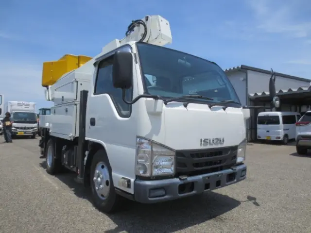 いすゞ エルフ TPG-NKR85AN(2WD)の写真2