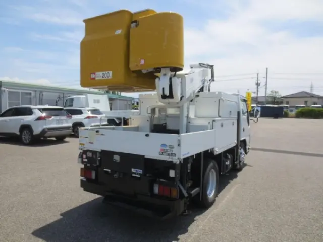 いすゞ エルフ TPG-NKR85AN(2WD)の写真4