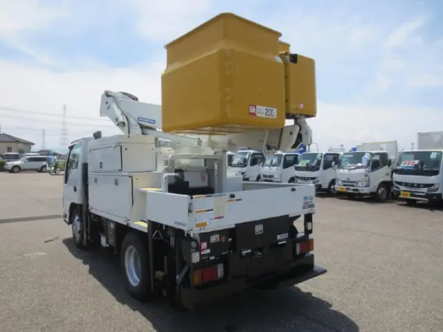 いすゞ エルフ TPG-NKR85AN(2WD)の写真5