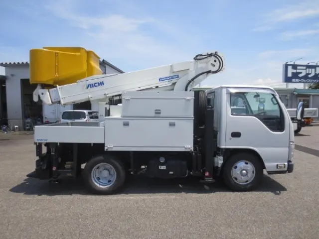 いすゞ エルフ TPG-NKR85AN(2WD)の写真8