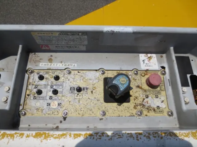 いすゞ エルフ TPG-NKR85AN(2WD)の写真17