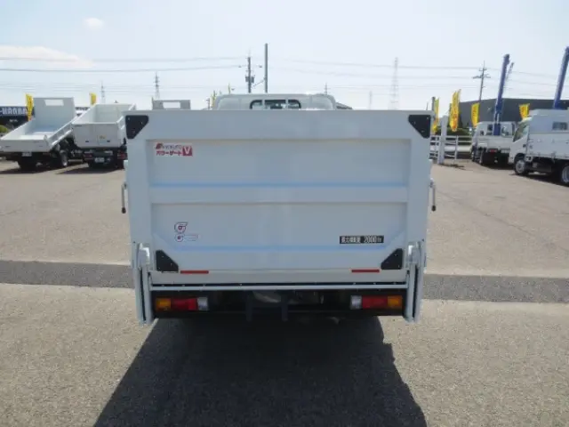 三菱 キャンター 2RG-FBA20(2WD)の写真7