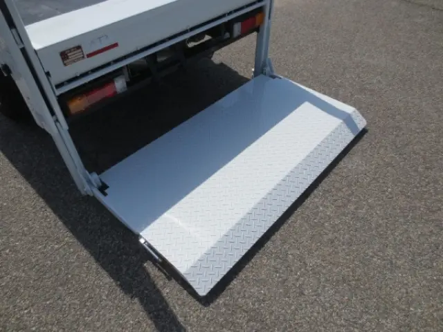 三菱 キャンター 2RG-FBA20(2WD)の写真11