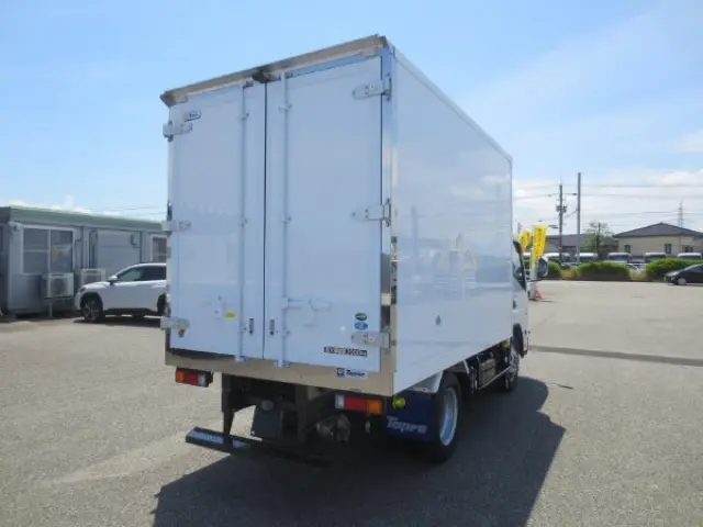 三菱 キャンター 2RG-FBAV0(2WD)の写真4
