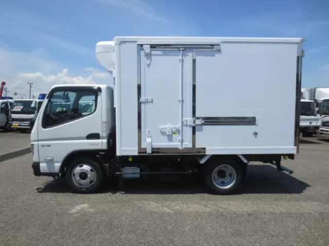 三菱 キャンター 2RG-FBAV0(2WD)の写真9