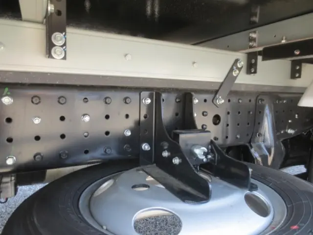 三菱 キャンター 2RG-FBAV0(2WD)の写真15
