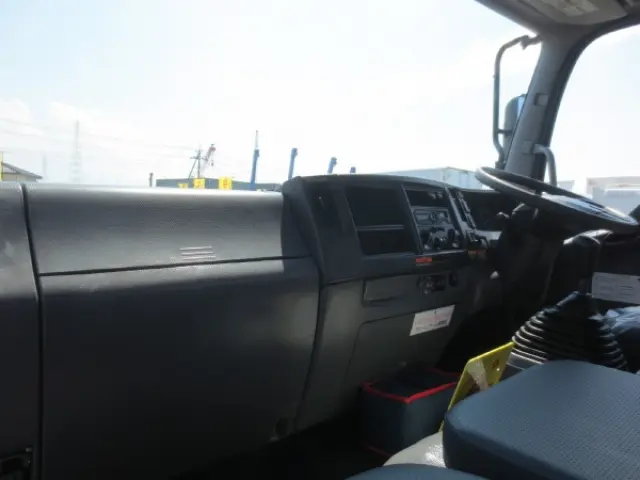 いすゞ フォワード 2PG-FRR90S1(2WD)の写真15