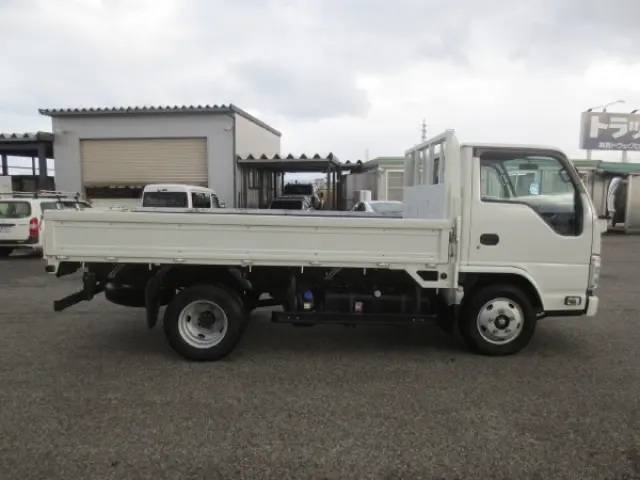 いすゞ エルフ 2RG-NKR88R(2WD)の写真8