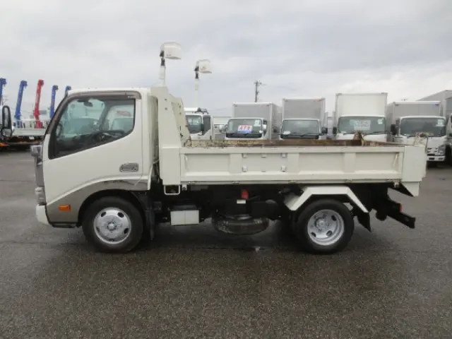 日野 デュトロ 2RG-XZU600T(2WD)の写真9