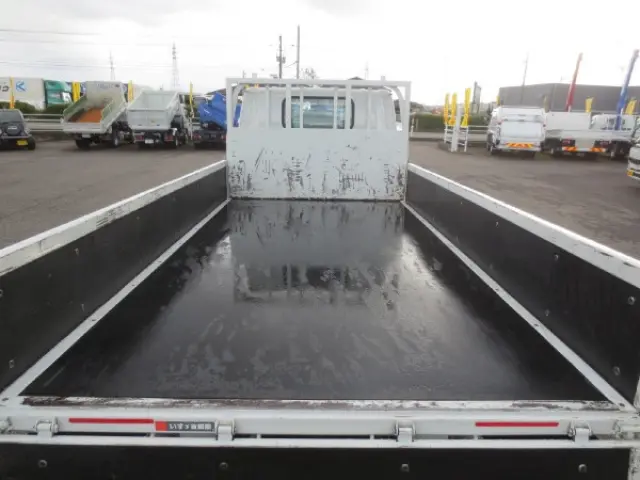 いすゞ エルフ 2RG-NKR88R(2WD)の写真10