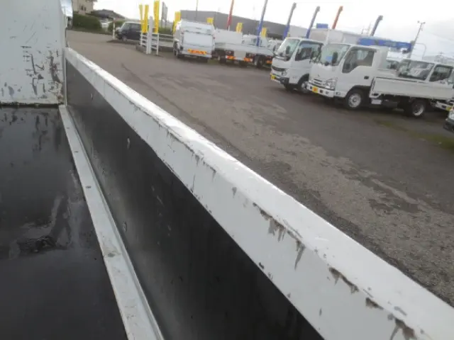 いすゞ エルフ 2RG-NKR88R(2WD)の写真22