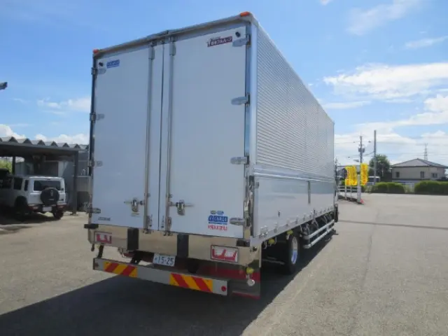 いすゞ フォワード 2RG-FRR90T2(2WD)の写真4