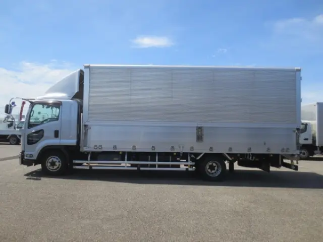 いすゞ フォワード 2RG-FRR90T2(2WD)の写真9