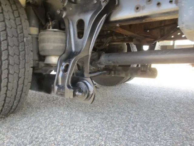 いすゞ フォワード 2RG-FRR90T2(2WD)の写真14