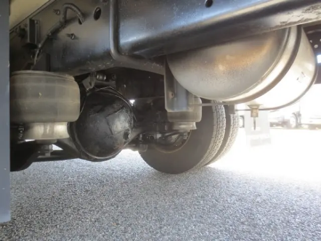 いすゞ フォワード 2RG-FRR90T2(2WD)の写真15