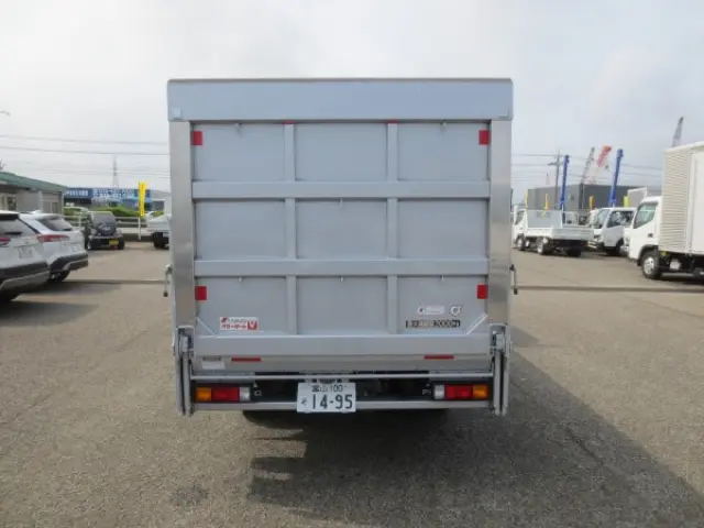 三菱 キャンター 2RG-FEAV0(2WD)の写真7