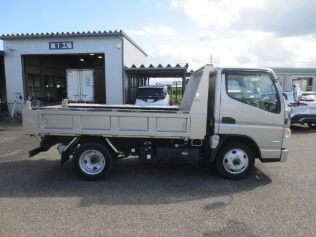 三菱 キャンター 2PG-FBA60(2WD)の写真8