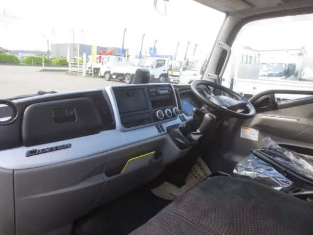 三菱 キャンター 2PG-FBA60(2WD)の写真17