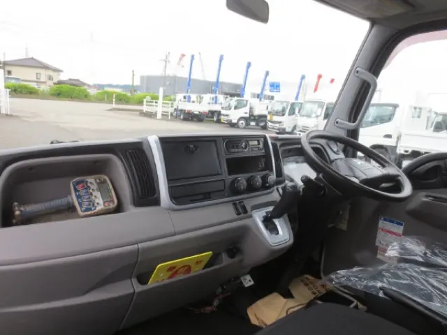 三菱 キャンター TPG-FEA50(2WD)の写真15