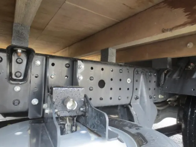 三菱 キャンター 2TG-FBA00(2WD)の写真12