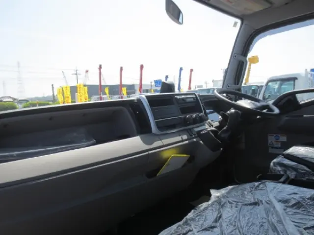 三菱 キャンター 2PG-FEB80(2WD)の写真15