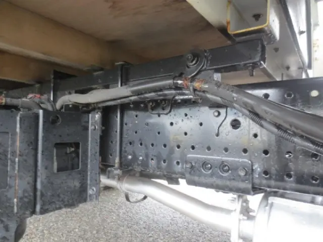 いすゞ エルフ 2RG-NPR88AR(2WD)の写真12